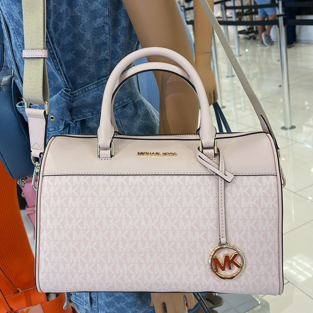 Michael Kors med Duffle Satchel Crossbody Bag Travel
Light Powder Blush
NWT - Picture 16 of 16
